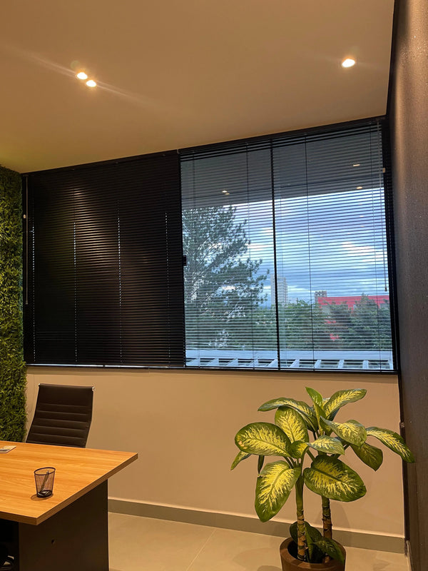 Persiana Horizontal Preto